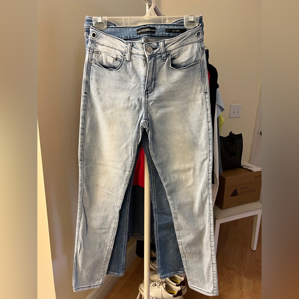 2 Guess Sexy Curve and 1081 Skinny Blue Jeans